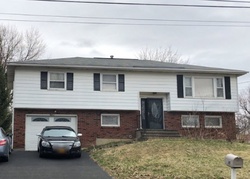  Fairlawn Dr, Latham NY