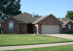 Pre-foreclosure Listing in W CHURCHILL WAY MUSTANG, OK 73064