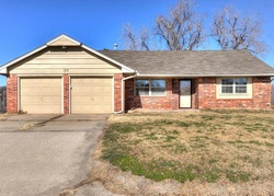 Pre-foreclosure Listing in W HUNTINGTON WAY MUSTANG, OK 73064