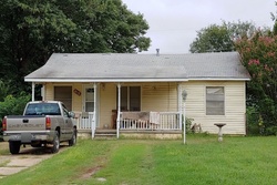 Pre-foreclosure in  MOHAWK DR Pauls Valley, OK 73075