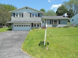  Rosewood Cir, Syracuse NY