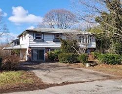  S 30th St, Wyandanch NY