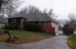 Pre-foreclosure Listing in NW 12TH ST BLUE SPRINGS, MO 64015