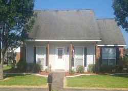 Pre-foreclosure Listing in OLEANA DR GONZALES, LA 70737