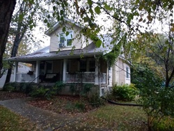 Pre-foreclosure in  TUCKER STATION RD Louisville, KY 40243