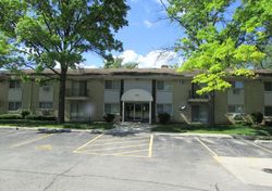 Pre-foreclosure Listing in CHASE DR APT 5 CLARENDON HILLS, IL 60514