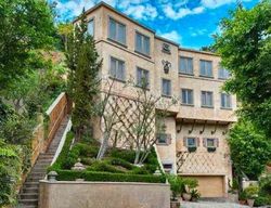 Pre-foreclosure in  LLOYDCREST DR Beverly Hills, CA 90210