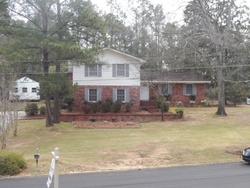 Pre-foreclosure Listing in STRATHMORE AVE DOTHAN, AL 36303