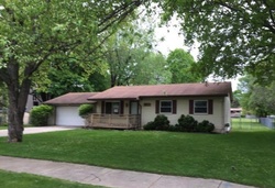 Pre-foreclosure Listing in MAPLECREST DR WATERFORD, MI 48329