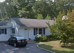 Pre-foreclosure Listing in HOUNSLOW RD SHIRLEY, NY 11967