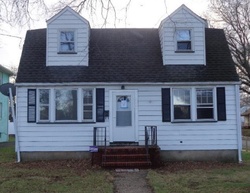 Pre-foreclosure Listing in WALNUT ST LINDEN, NJ 07036