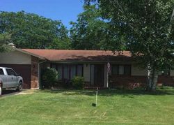 Pre-foreclosure Listing in WOODLAND DR DIXON, IL 61021