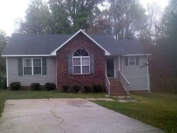 Pre-foreclosure in  EARLY MIST LN Charlotte, NC 28269