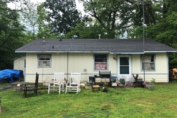 Pre-foreclosure Listing in DAWN HILL EAST RD SILOAM SPRINGS, AR 72761