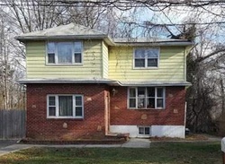 Pre-foreclosure Listing in BEACH RD WADING RIVER, NY 11792