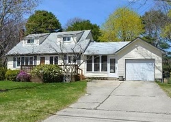 Pre-foreclosure Listing in WILLOW ST CENTRAL ISLIP, NY 11722