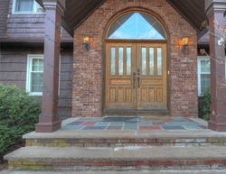  Colonial Rd, Westwood NJ