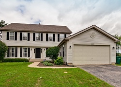  Waterford Dr, Grayslake IL