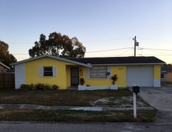 Pre-foreclosure in  LINSTOCK DR Holiday, FL 34690