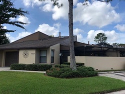 Pre-foreclosure in  UMBER WAY N Tampa, FL 33624