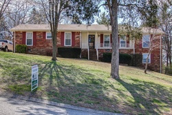 Pre-foreclosure Listing in MAPLE VIEW TRL HENDERSONVILLE, TN 37075