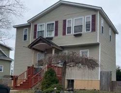  Walnut St, Lindenhurst NY