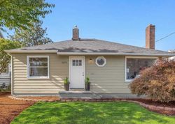 Pre-foreclosure in  NE 83RD AVE Portland, OR 97220