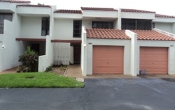 Pre-foreclosure in  RACQUET CLUB DR # 89 Fort Lauderdale, FL 33319