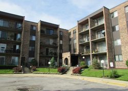 Pre-foreclosure Listing in W HUNTINGTON COMMONS RD APT 209 MOUNT PROSPECT, IL 60056