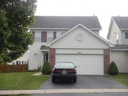 Pre-foreclosure in  NANTUCKET DR Joliet, IL 60435