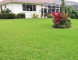 Pre-foreclosure in  SE OLD TRAIL DR E Jupiter, FL 33478