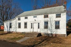 Pre-foreclosure Listing in GREENHAVEN RD POUGHQUAG, NY 12570