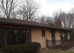 Pre-foreclosure in  HOFIUS LN Hermitage, PA 16148