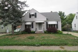 Pre-foreclosure Listing in MILDRED DR EASTLAKE, OH 44095