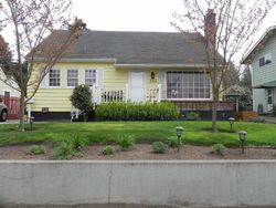 Pre-foreclosure in  SE 37TH AVE Portland, OR 97202