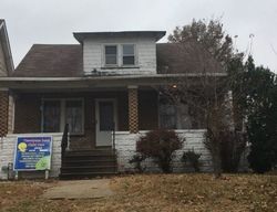 Pre-foreclosure in  MARKET ST East Saint Louis, IL 62207