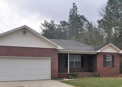 Pre-foreclosure in  BIRDIE LN Milton, FL 32570