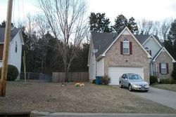 Pre-foreclosure in  CHANEY WOODS DR La Vergne, TN 37086