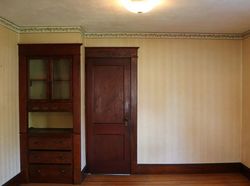 Pre-foreclosure in  QUEEN AVE West Springfield, MA 01089