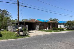 Pre-foreclosure in  ST LOUIS ST Raceland, LA 70394