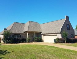 Pre-foreclosure Listing in N AZALEA DR MADISON, MS 39110