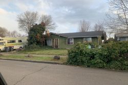 Pre-foreclosure in  COQUETTE ST Medford, OR 97504