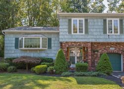 Pre-foreclosure in  PINE TREE PL Caldwell, NJ 07006