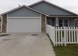 Pre-foreclosure in  SW WHEATFIELD LN Topeka, KS 66619