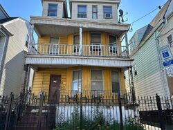 Pre-foreclosure in  4TH ST Newark, NJ 07107
