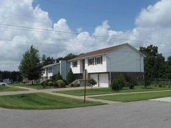 Pre-foreclosure Listing in WHISBROOK AVE VINE GROVE, KY 40175