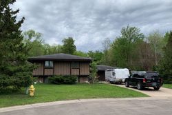 Pre-foreclosure in  OAKCREST LN Saint Paul, MN 55113