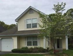 Pre-foreclosure Listing in SADDLEBROOK CT MIDDLE ISLAND, NY 11953