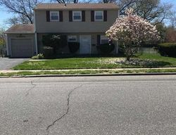 Pre-foreclosure Listing in JEFFERSON AVE AMITYVILLE, NY 11701
