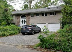 Pre-foreclosure in  RICHARDSON AVE Sea Cliff, NY 11579